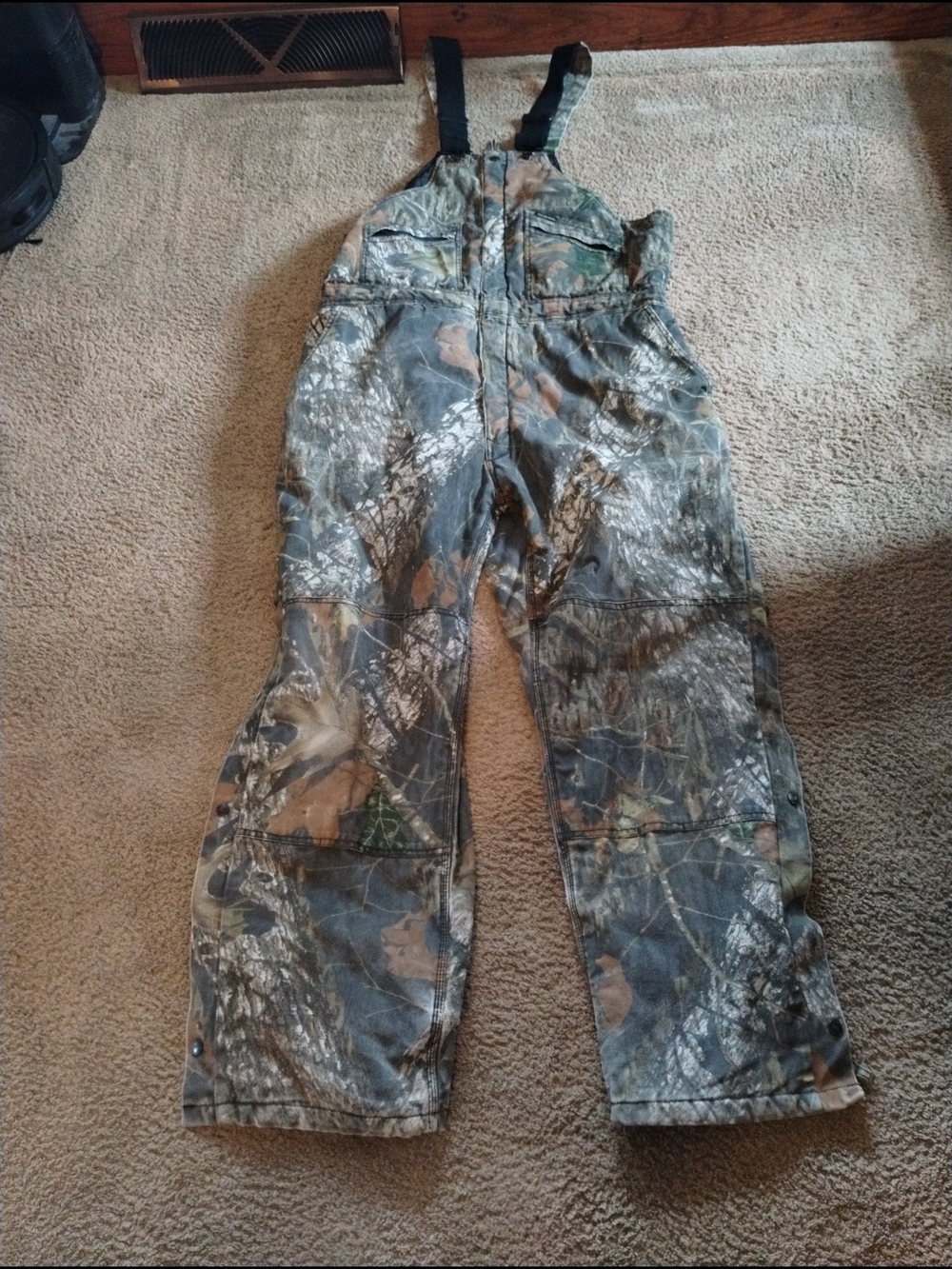 Insulated Wolf Mountain Mossy Oak Bibs Sz XLT